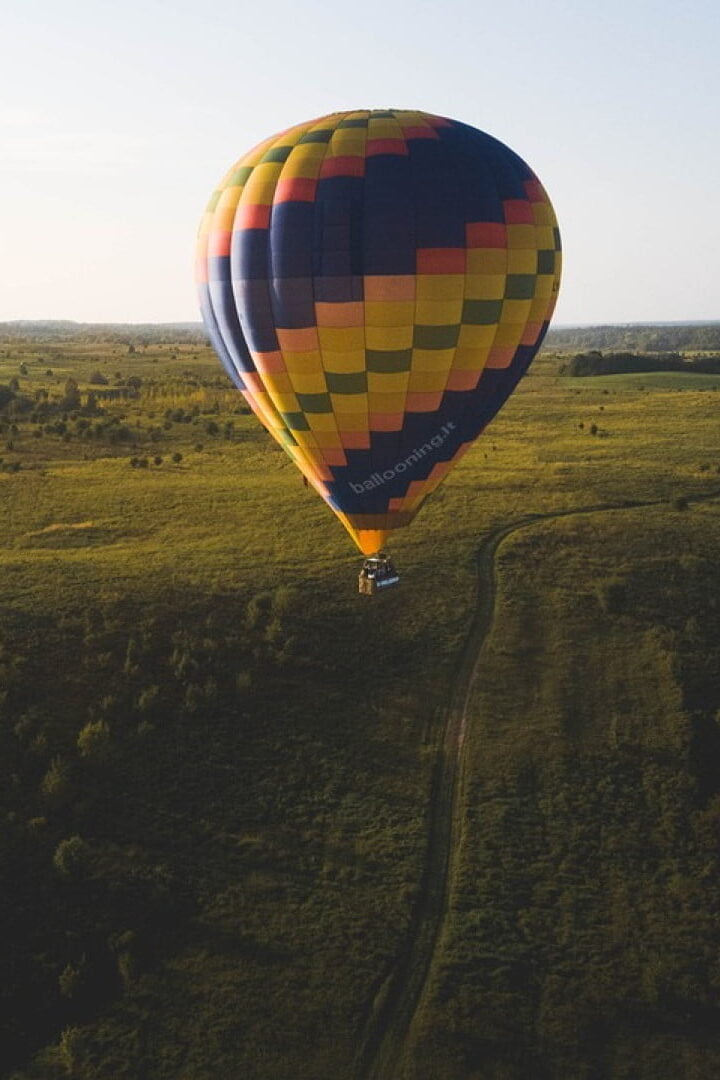 Discover the Auvergne in a different way thanks to a... hot air balloon flight!